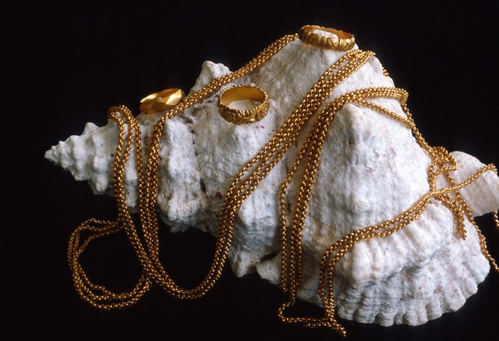 Caption 17- Gold chains and rings. -1715 Fleet