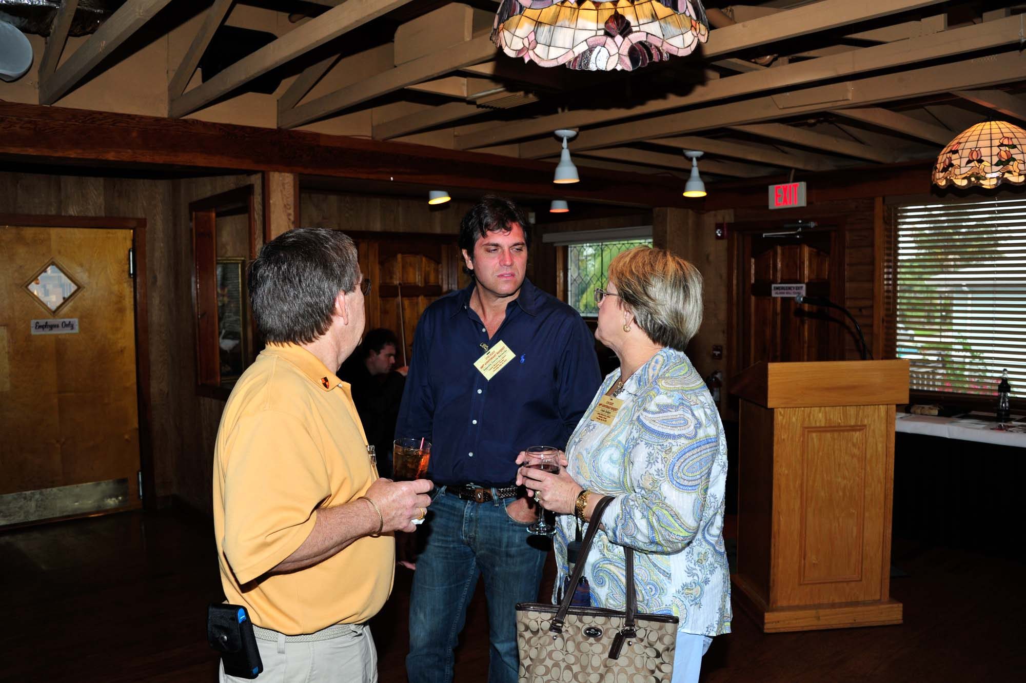 Steve and Linda Hodges chat with Auggi Garcia