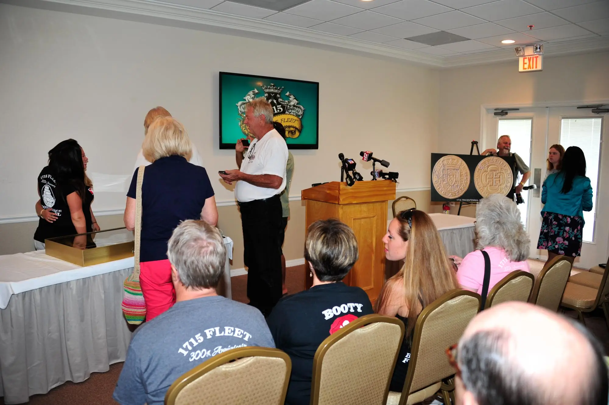 Gathering of people before the news conference